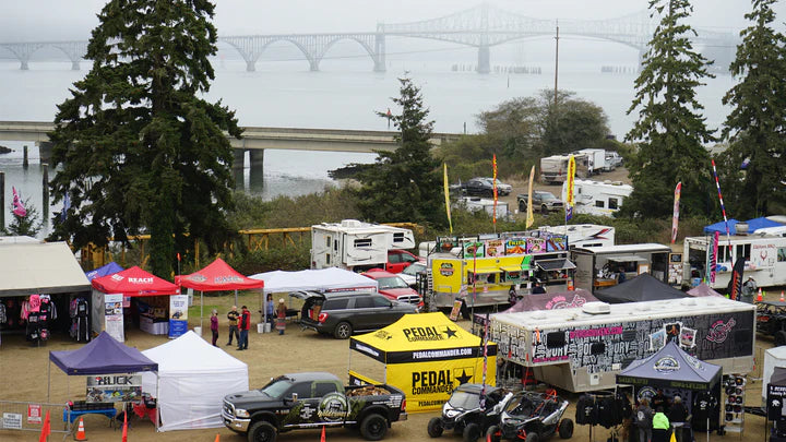 L'équipe Pedal Commander revient à Coos Bay, Oregon, pour le plus grand campement UTV de l'année.