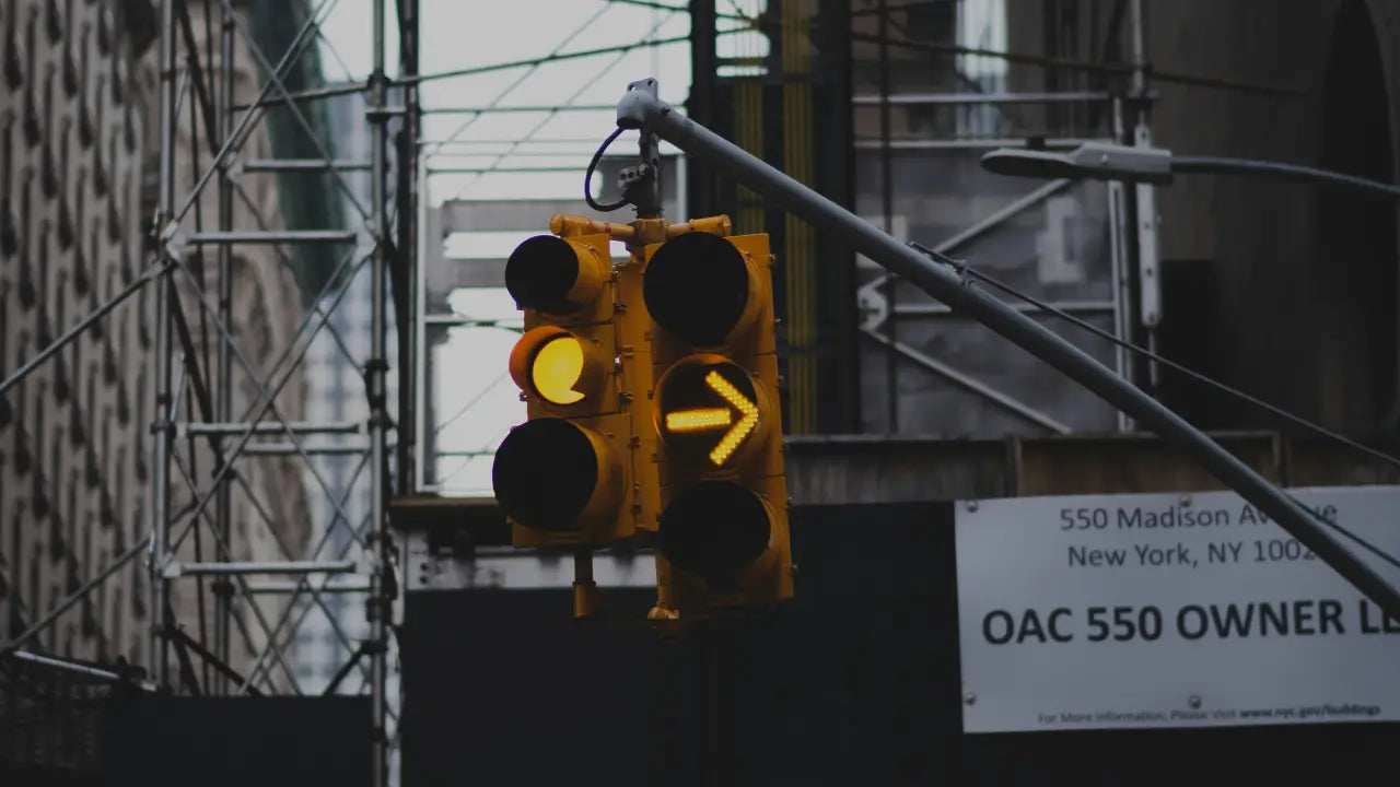 Flashing Yellow Arrow vs. Solid Yellow Arrow: Avoid These Common Driving Mistakes